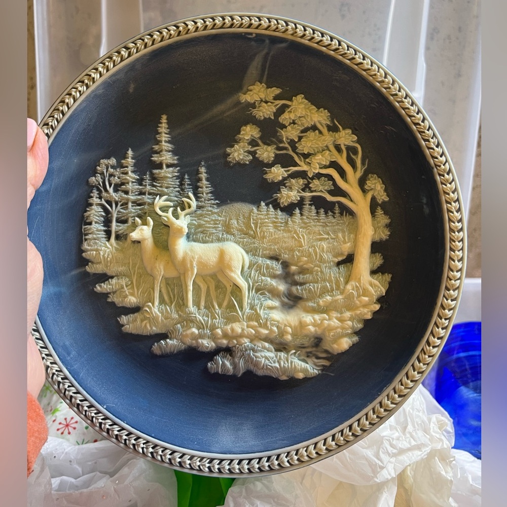 Limited edition plate "At Stream Edge "